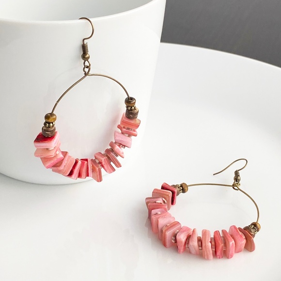 NEW "Canyon" Shell Round Earrings (red) - Picture 4 of 7